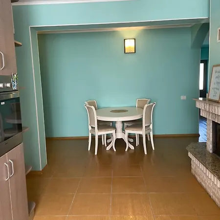 Casa Alleria Konukevi Două Mai